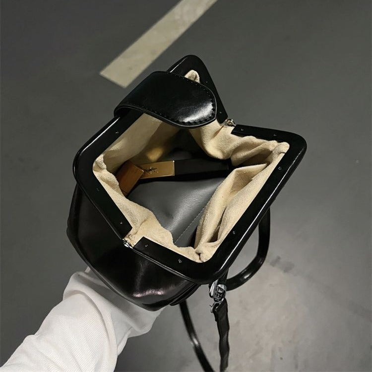 Boston Retro Casual Portable Clip Bag 