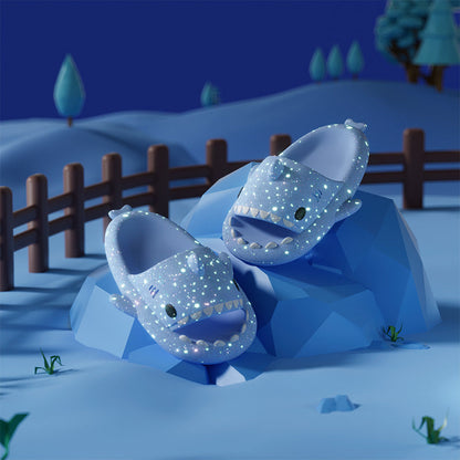 Haifisch-Pantoffeln mit Sternennacht-Lichtdesign, Badezimmerpantoffeln für Paare, Hausschuhe für Frauen