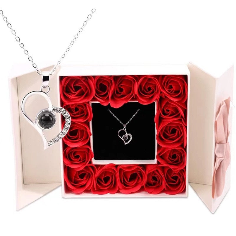 Necklace with projection &