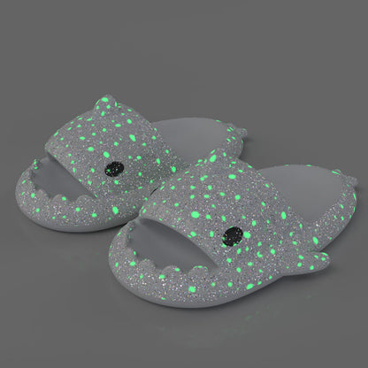 Haifisch-Pantoffeln mit Sternennacht-Lichtdesign, Badezimmerpantoffeln für Paare, Hausschuhe für Frauen