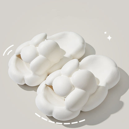 Weiche Cloud-Design-Hausschuhe Niedliche Hausschuhe für Frauen Outdoor- und Indoor-Badezimmerpantoffeln