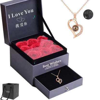 Necklace with projection &