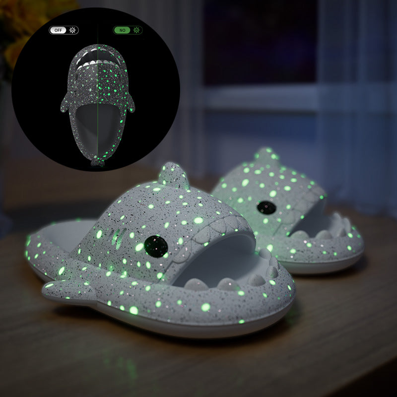 Haifisch-Pantoffeln mit Sternennacht-Lichtdesign, Badezimmerpantoffeln für Paare, Hausschuhe für Frauen