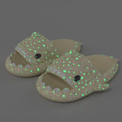 Haifisch-Pantoffeln mit Sternennacht-Lichtdesign, Badezimmerpantoffeln für Paare, Hausschuhe für Frauen