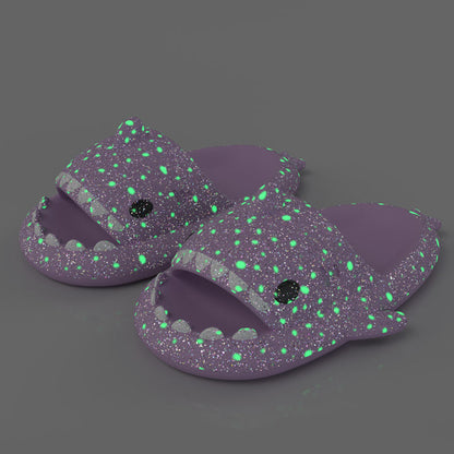 Haifisch-Pantoffeln mit Sternennacht-Lichtdesign, Badezimmerpantoffeln für Paare, Hausschuhe für Frauen