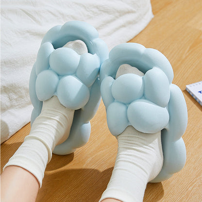 Weiche Cloud-Design-Hausschuhe Niedliche Hausschuhe für Frauen Outdoor- und Indoor-Badezimmerpantoffeln